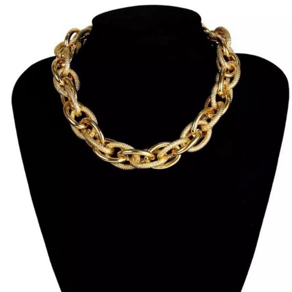 NEW Gold Chunky Link Chain Necklace - Picture 3 of 12